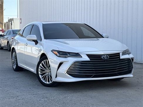Used 2021 Toyota Avalon Limited w/ Advanced Safety Package image 2