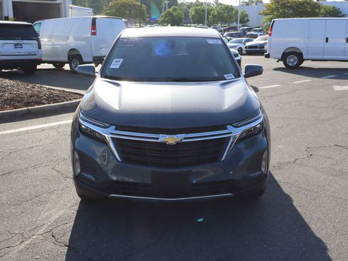 Used 2024 Chevrolet Equinox LT FWD image 3