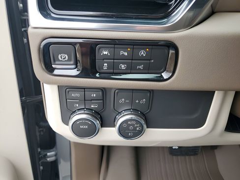 New 2026 GMC Yukon Denali w/ Sun & Power Step Package image 32