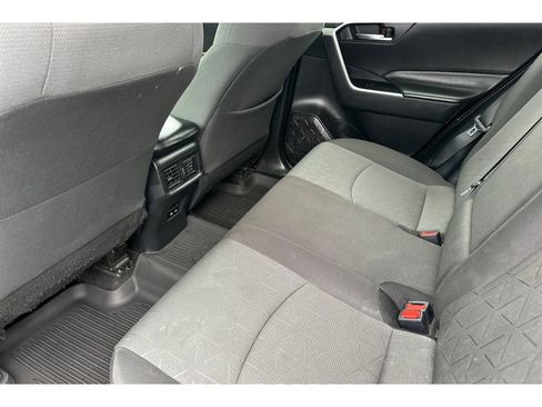 Used 2023 Toyota RAV4 XLE FWD image 13