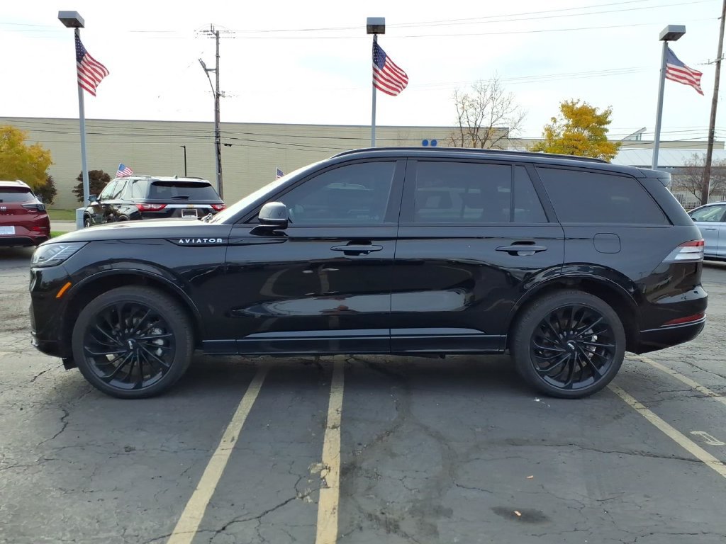 Used 2025 Lincoln Aviator Reserve w/ Jet Appearance Package AWD/4WD image 4