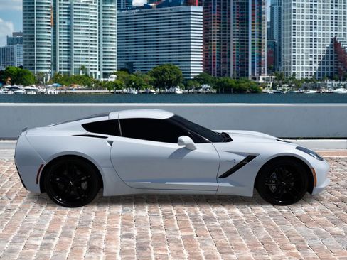 Used 2019 Chevrolet Corvette Stingray Coupe w/ 1LT image 4