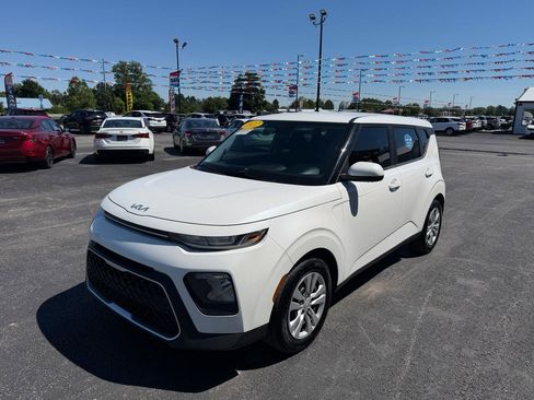 Used 2022 Kia Soul LX FWD image 9