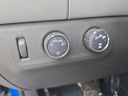 Used 2022 Chevrolet Colorado W/T AWD/4WD image 27