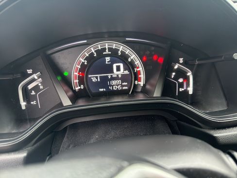 Used 2019 Honda CR-V LX image 5