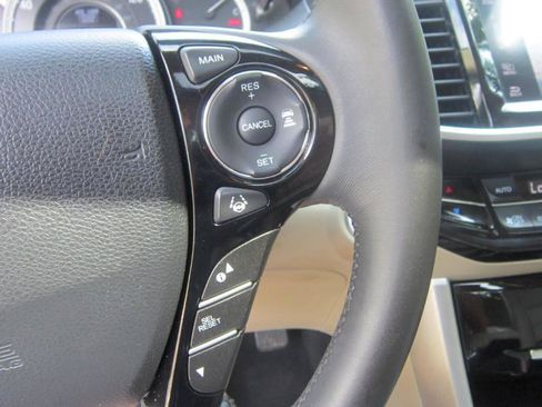 Used 2017 Honda Accord EX-L image 36