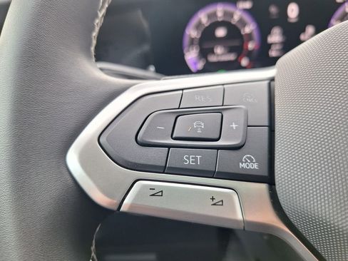 New 2026 Volkswagen Tiguan SE image 13