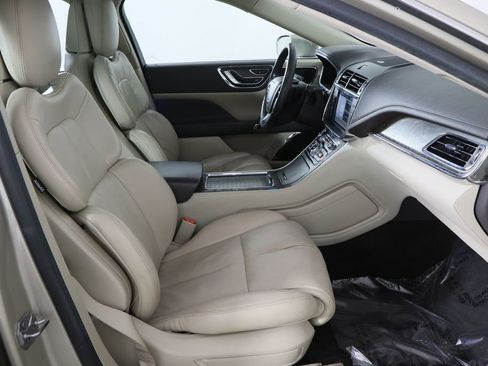 Used 2017 Lincoln Continental Reserve w/ Technology Package image 18