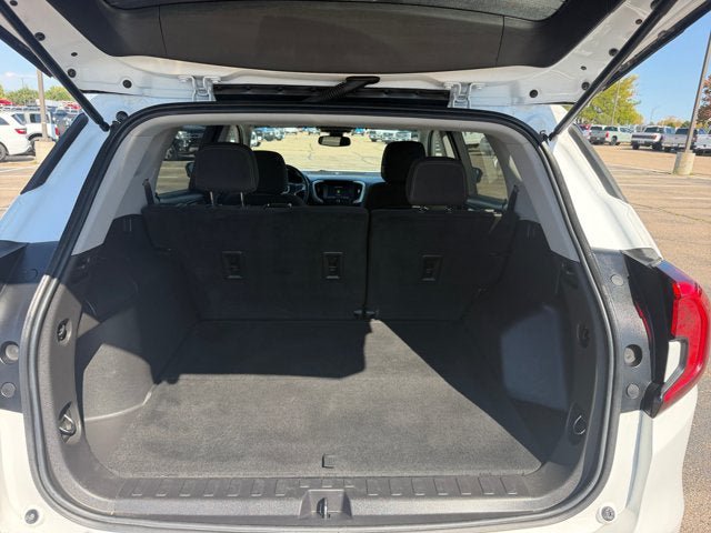Used 2024 GMC Terrain SLE AWD/4WD image 16