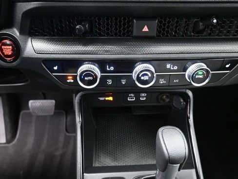 Used 2025 Honda CR-V EX image 3