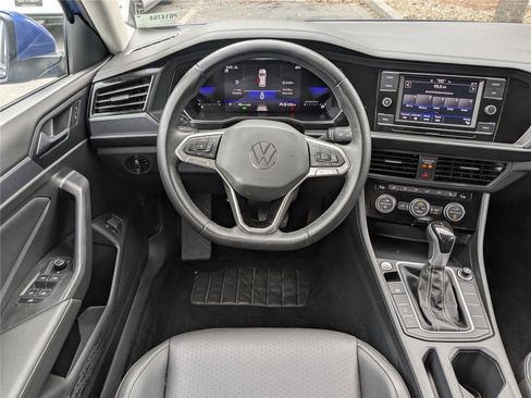 Used 2024 Volkswagen Jetta SE image 15