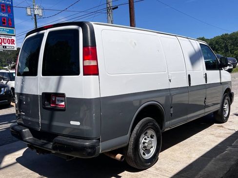 Used 2014 Chevrolet Express 2500 RWD image 6