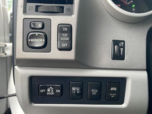 Used 2011 Toyota Tundra 4x4 CrewMax w/ TRD Off-Road Pkg image 17
