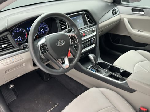 Used 2019 Hyundai Sonata SE FWD image 12