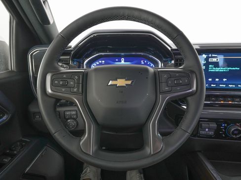 Used 2024 Chevrolet Silverado 1500 High Country w/ Technology Package image 17