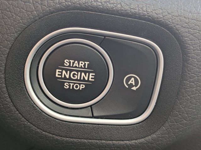 Used 2025 Mercedes-Benz GLS 580 4MATIC image 29