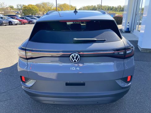 Used 2023 Volkswagen ID.4 Pro image 5