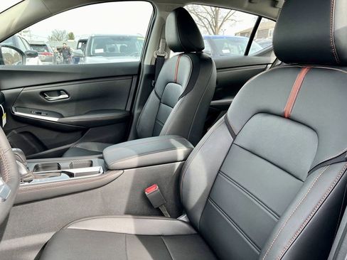 Certified 2025 Nissan Sentra SR w/ SR Premium Package FWD image 20