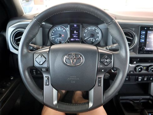 Used 2018 Toyota Tacoma TRD Sport image 26