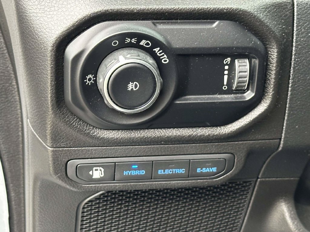 Used 2024 Jeep Wrangler Unlimited w/ Convenience Group AWD/4WD image 28