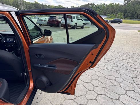 Used 2021 Nissan Kicks SR FWD image 15