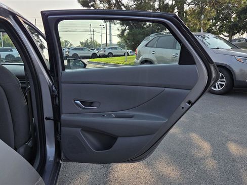 Used 2025 Hyundai Elantra Sport w/ Cargo Package FWD image 31