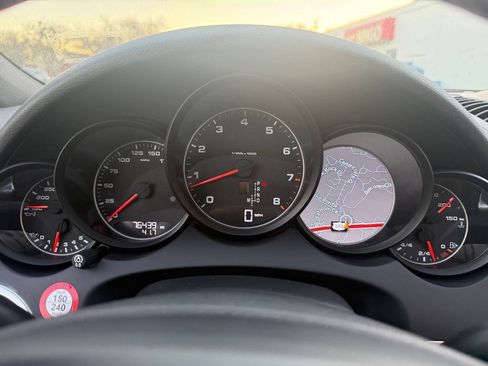 Used 2014 Porsche Cayenne Platinum Edition AWD/4WD image 37