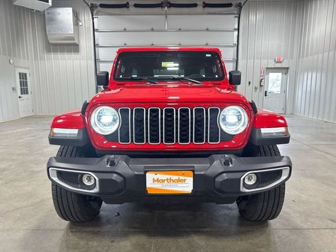 Used 2025 Jeep Wrangler Unlimited Sahara AWD/4WD image 3
