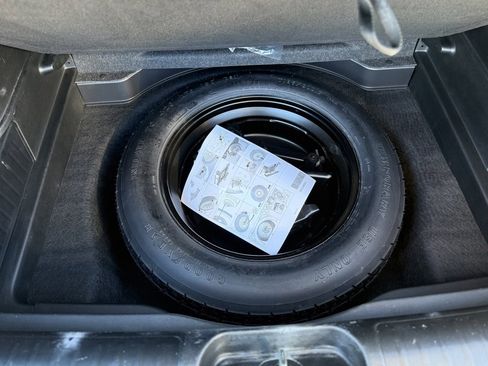 Used 2020 Jeep Cherokee Limited image 27