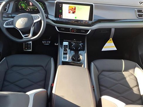 New 2026 Volkswagen Atlas Peak Edition image 15