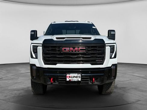 Used 2024 GMC Sierra 2500 AT4X AWD/4WD image 4