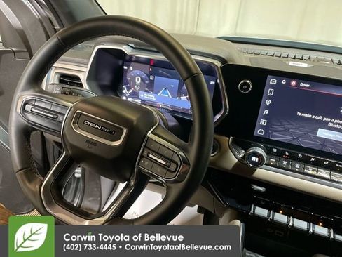 Used 2024 GMC Canyon Denali image 21