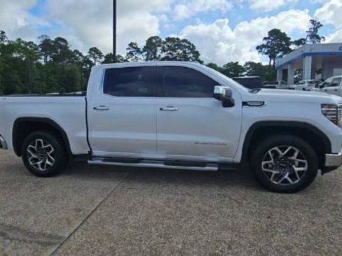 Certified 2025 GMC Sierra 1500 SLT AWD/4WD image 8