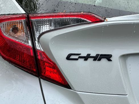 Used 2021 Toyota C-HR XLE FWD image 27