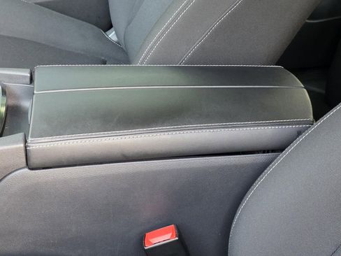 Used 2024 Nissan Rogue S image 8