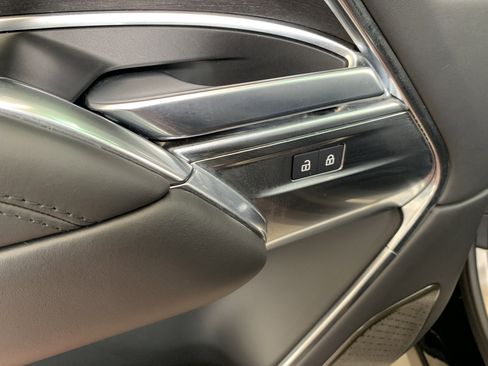 Used 2025 Land Rover Range Rover Autobiography image 31