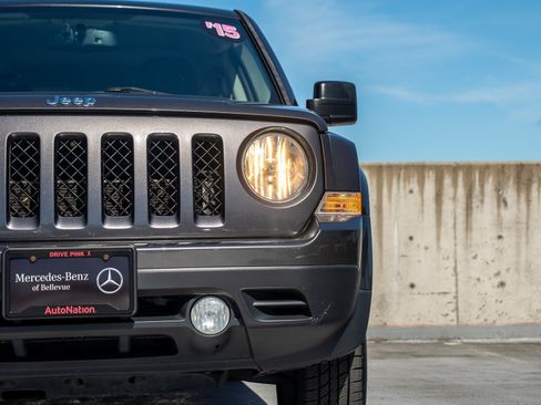 Used 2015 Jeep Patriot Sport w/ Power Value Group AWD/4WD image 8