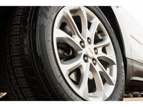 Used 2018 Chevrolet Equinox LT w/ Sun & Infotainment Package image 9