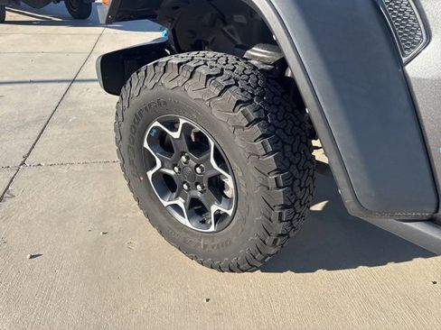 Used 2023 Jeep Wrangler Unlimited Rubicon 4xe image 9