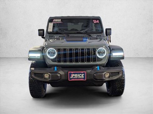 Used 2024 Jeep Wrangler Rubicon w/ Technology Group image 2