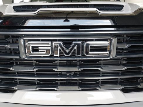 Used 2026 GMC Sierra 2500 AT4 w/ AT4 Premium Plus Package AWD/4WD image 31