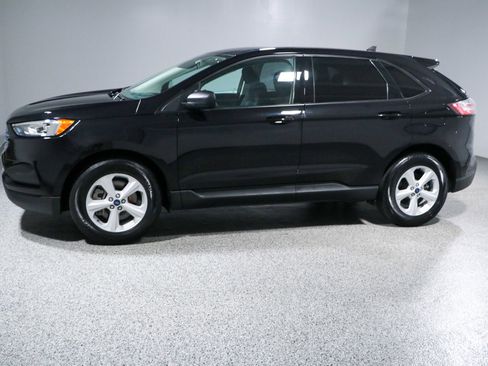 Used 2021 Ford Edge SE image 10