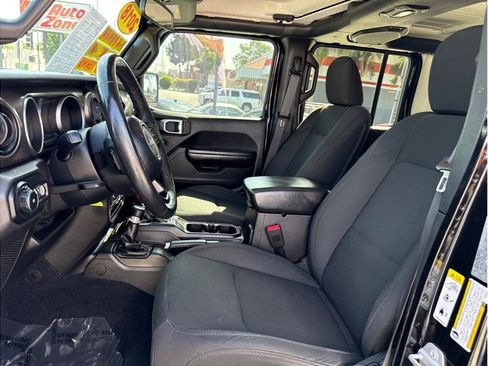 Used 2018 Jeep Wrangler Unlimited Sport S AWD/4WD image 17
