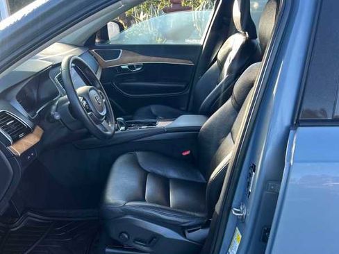 Used 2023 Volvo XC90 T8 Plus image 4