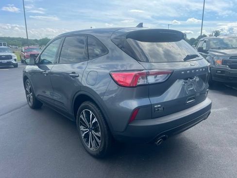 Used 2022 Ford Escape SE w/ SE Sport Appearance Package AWD/4WD image 5