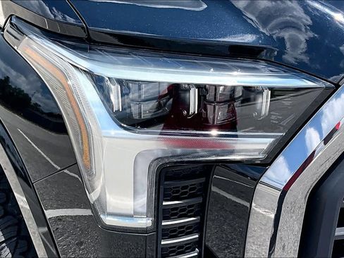Used 2022 Toyota Tundra Platinum AWD/4WD image 28