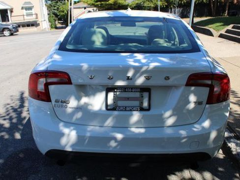 Used 2012 Volvo S60 T5 image 6