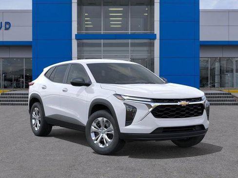 New 2026 Chevrolet Trax LS w/ Driver Confidence Package image 31