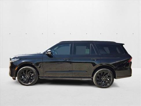 New 2025 Lincoln Navigator Reserve w/ Jet Appearance Package image 8