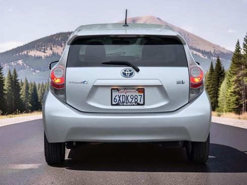 Used 2012 Toyota Prius C Three w/ Preferred Accessory Pkg #1 FWD image 6